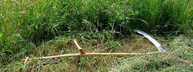 Haymaking scythe